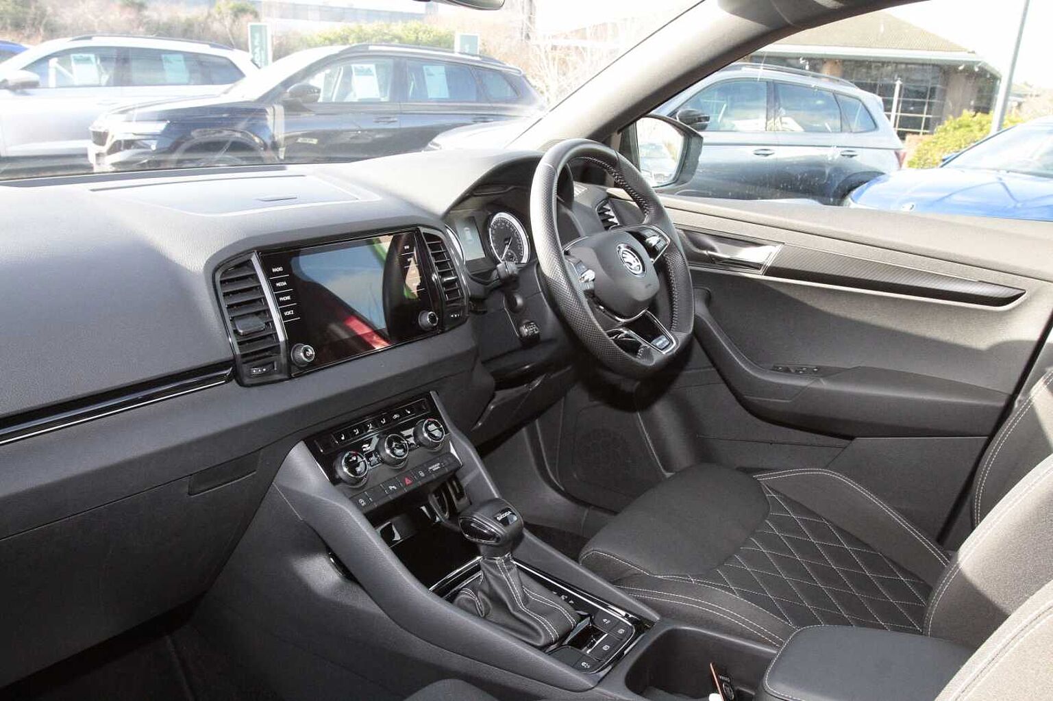 SKODA Karoq Sportline 1.5 TSI 150 PS DSG **AUTOMATIC**
