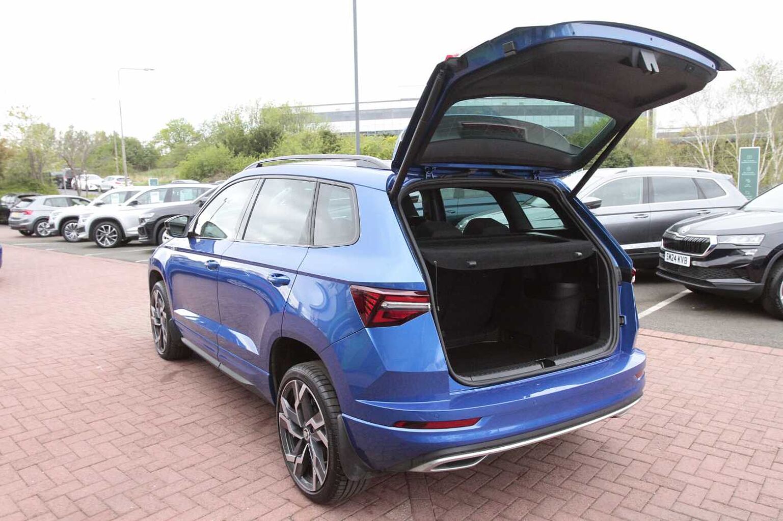 SKODA Karoq SportLine 1.5 TSI 150 PS DSG **AUTOMATIC**