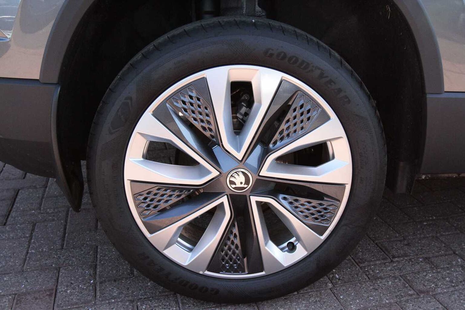 SKODA Karoq SE L 1.0 TSI 116 PS 6G Man